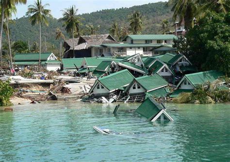 tsunami thailand 2004